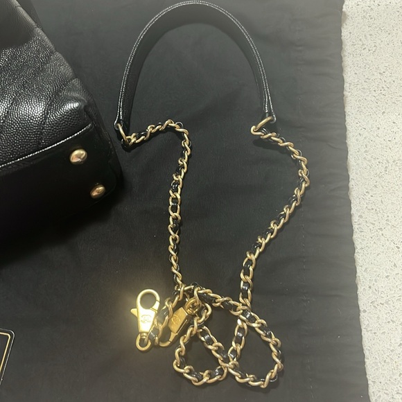 Chanel coco handle chevron with gold hardware 100% authentic - Picture 8 of 8